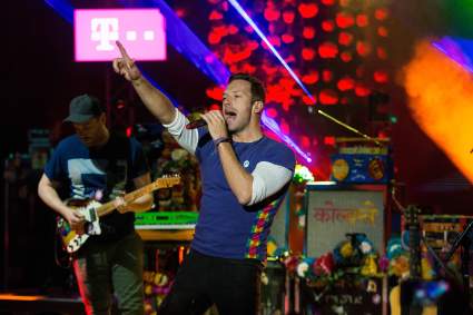¿Quién es Chris Martin Dating ahora de Coldplay? 2/7/2016