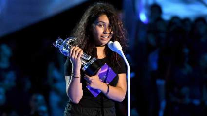 WATCH: Alessia Cara MTV VMAs 2017 Performance