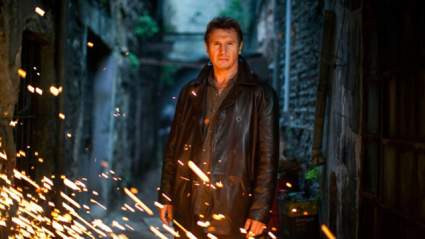 Liam Neeson está de vuelta a sus formas de matar secuestradores en Taken 2