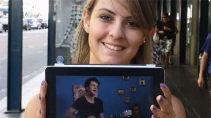 ¿Cómo puede un video con 500 chicas calientes chupar tan mal?