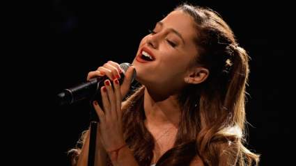 WATCH: Ariana Grande realiza presentaciones en Style Awards 2013