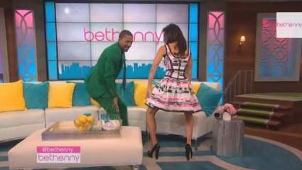 Nick Cannon Teaches Bethenny Frankel a Twerk