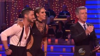 VIDEO: Elizabeth Berkley y Val Chmerkovskiy Baila el Tango Argentino