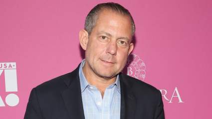 El ex novio de PK Kemsley detectado sentado en el regazo de Harry Dubin