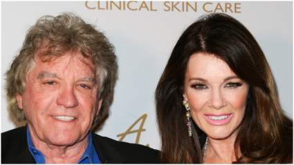 Lisa Vanderpump Poses Con Su Grandson & Fans No puede superar cuánto se parece a Ken Todd
