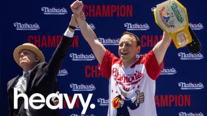¿Por qué Joey Chestnut Competing En el concurso de comida de perros calientes de Nathan 2024?