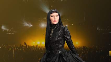 Lady Gaga Handles Mic Malfunction Como un profesional en Coachella