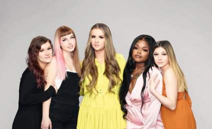 PHOTO: Fans Suspect Estrella de mamá adolescente tenía cirugía plástica