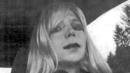 Chelsea Manning, No Longer Bradley: Top 20 Tweets Reactúa