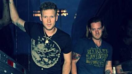 WATCH: Florida Georgia Line cumple con los premios CMA 2013