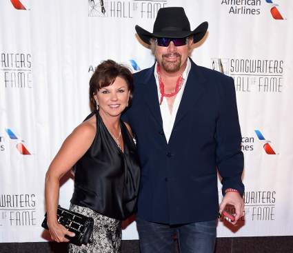 Tricia Lucus, la esposa de Toby Keith: 5 Datos rápidos que necesitas saber