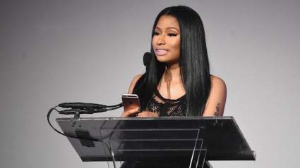 Nicki Minaj sufre resbaladizo en la Semana de la Moda de París