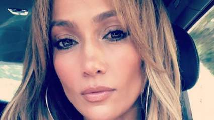 Jennifer López acepta el Premio Michael Jackson de Vanguard