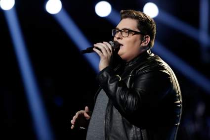 WATCH: Jordan Smith hace un dueto con Usher en la final de ‘La voz’ 2015