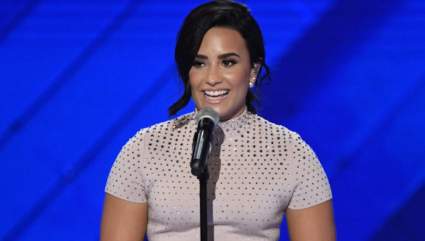 WATCH: Demi Lovato habla sobre la enfermedad mental en la Convención Nacional Democrática " .