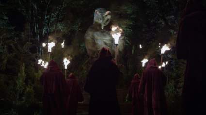 “Casa de cartas”: ¿Es el Cuervo de Elysium un Club Real?