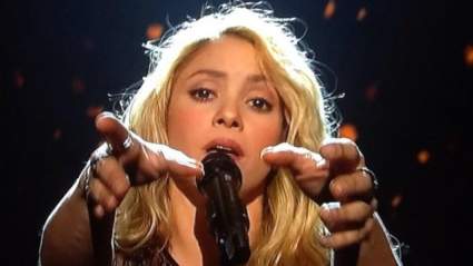 WATCH: Shakira realiza el ‘Empire’ en los premios iHeartRadio