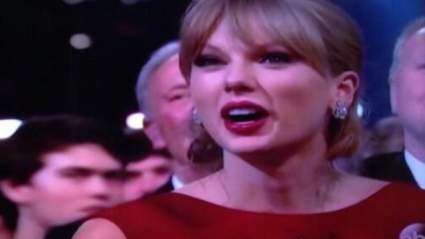 WATCH: Taylor Swift recibe el premio Pinnacle en 2013 CMA Premios